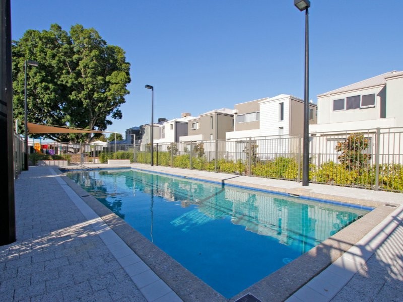 16/148 Railway Parade, Queens Park WA 6107