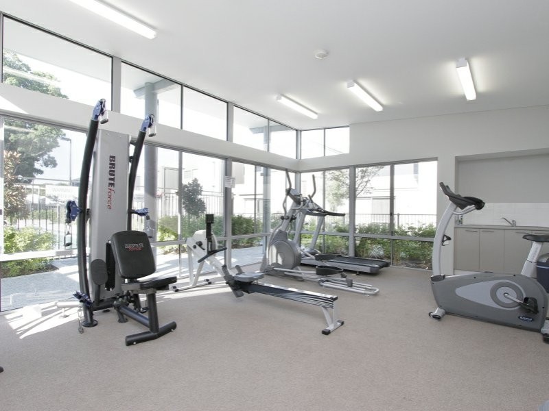 16/148 Railway Parade, Queens Park WA 6107