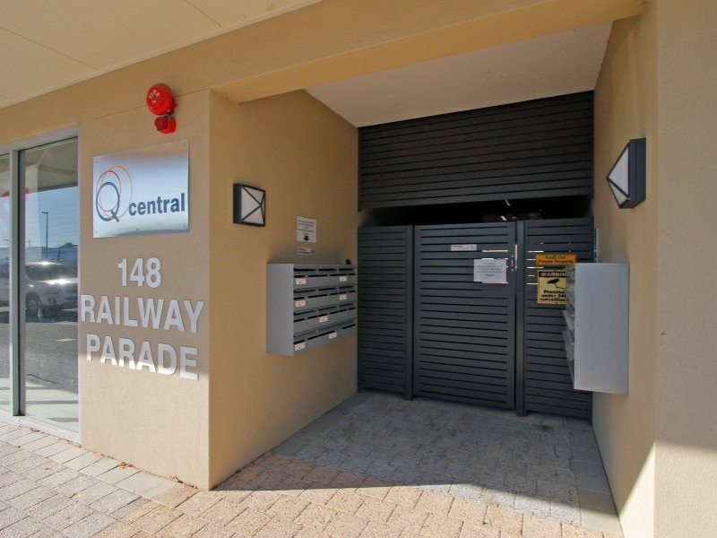 16/148 Railway Parade, Queens Park WA 6107