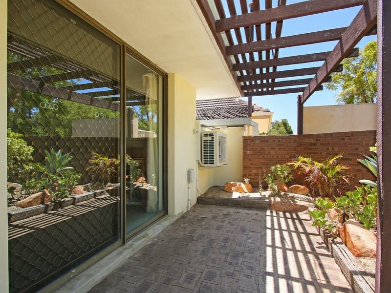 2/5 Morrison Street, Como WA 6152