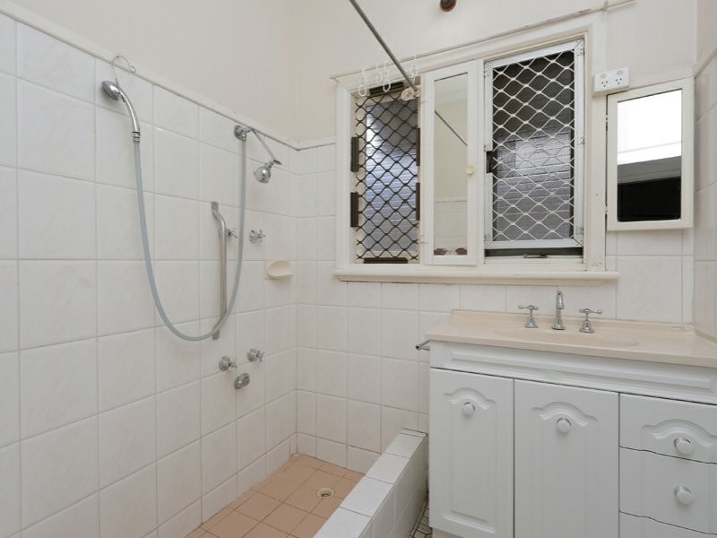 64 Acton Avenue, Rivervale WA 6103