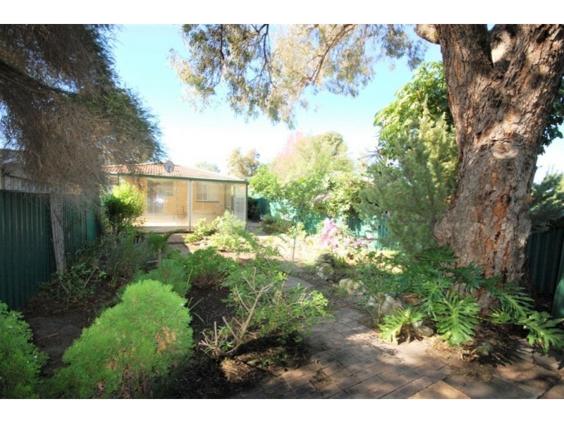 32 Cumberland Way, Bassendean WA 6054