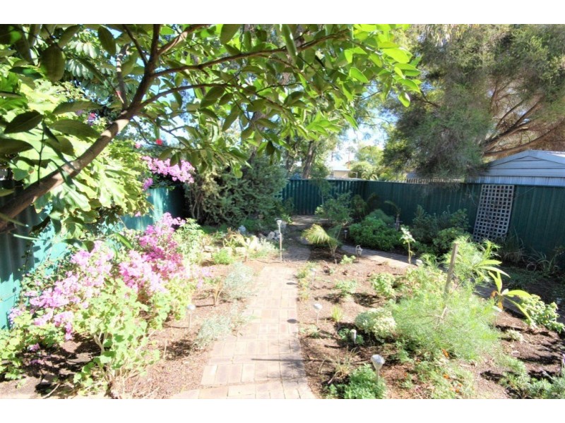 32 Cumberland Way, Bassendean WA 6054