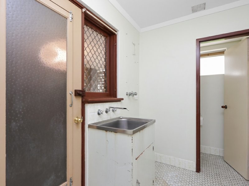 27 Tuam Street, Victoria Park WA 6100