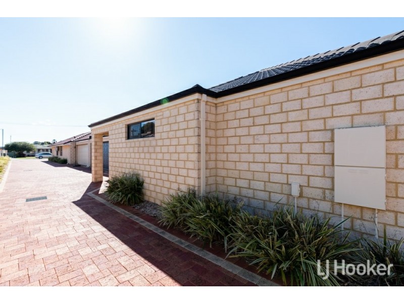 12 Beverley Road, Cloverdale WA 6105