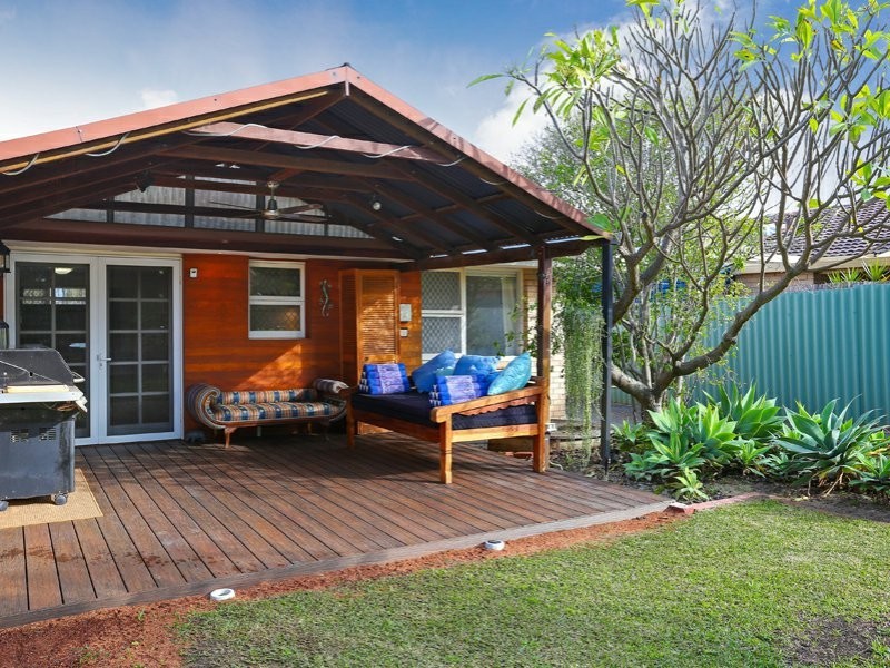 16 Brittain Street, Como WA 6152