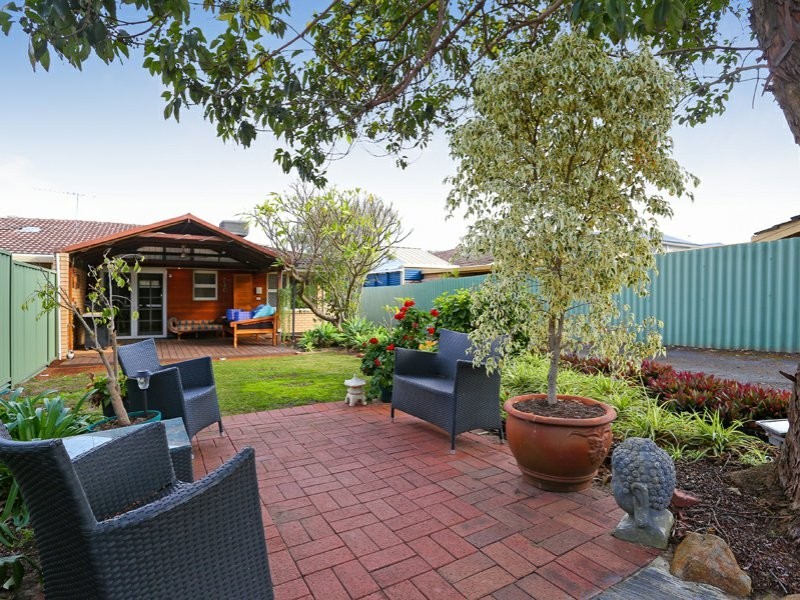 16 Brittain Street, Como WA 6152