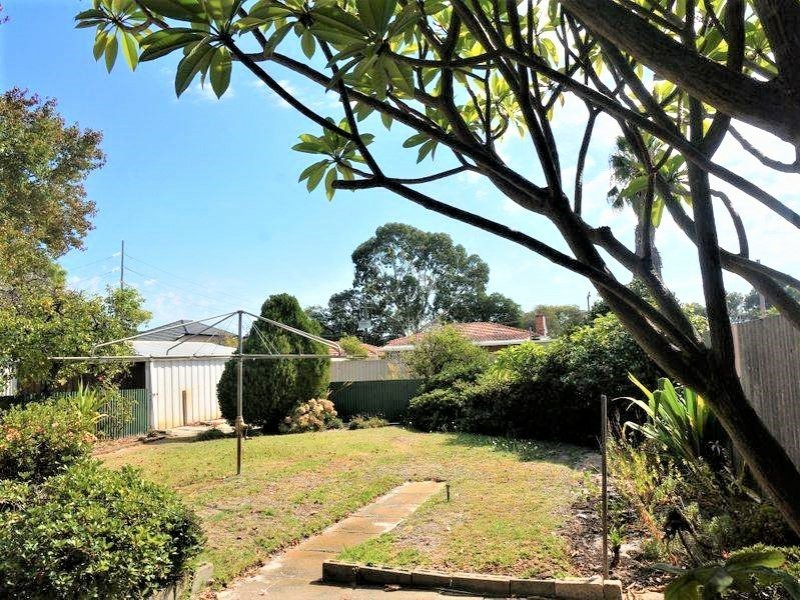 5 Trink Street, Cloverdale WA 6105