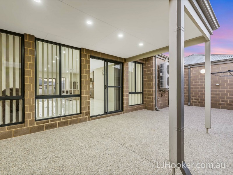 123 Monticello Parkway, Piara Waters WA 6112