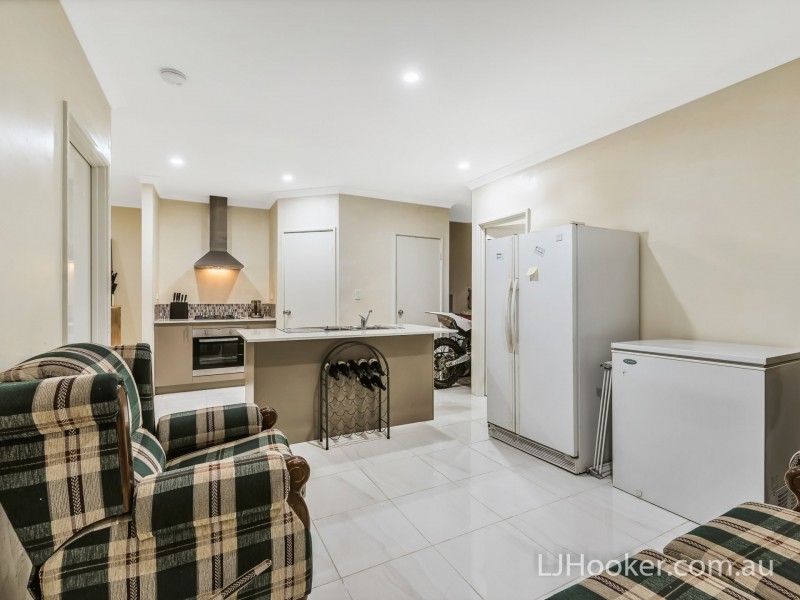 123 Monticello Parkway, Piara Waters WA 6112