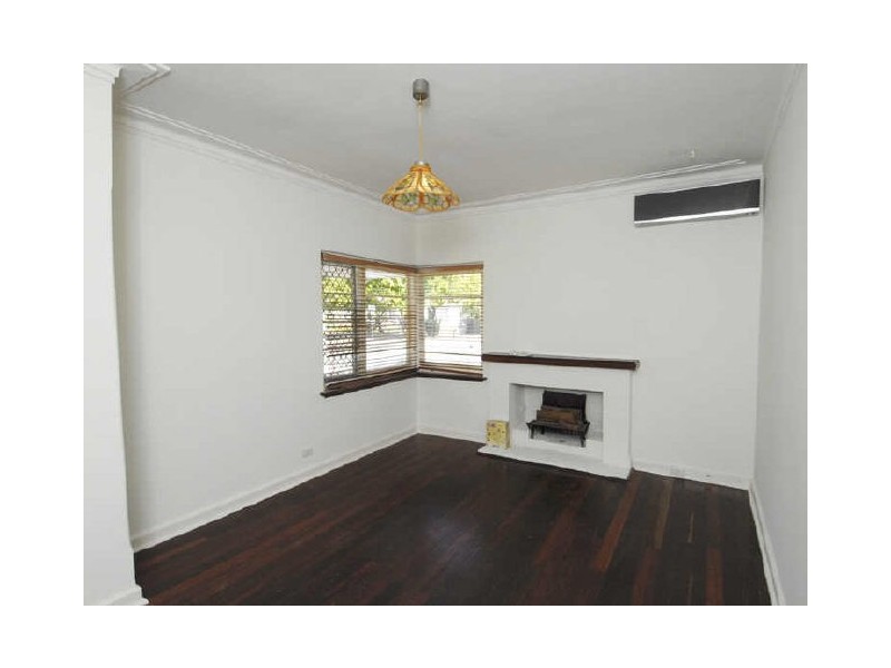 425 Berwick Street, St James WA 6102