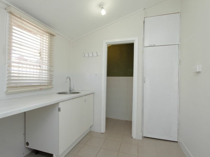 42 Wyndham Street, St James WA 6102