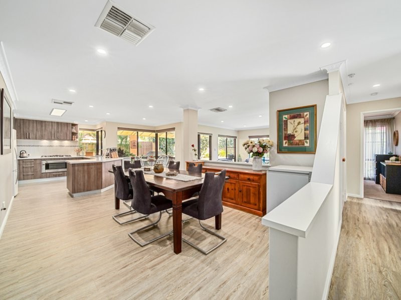 11 Kilkenny Circle, Waterford WA 6152