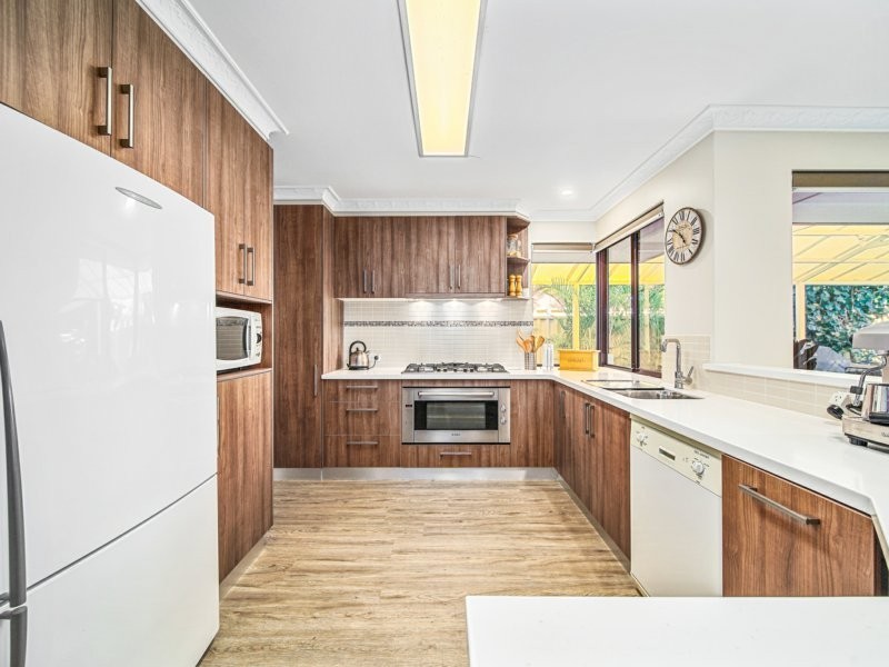 11 Kilkenny Circle, Waterford WA 6152