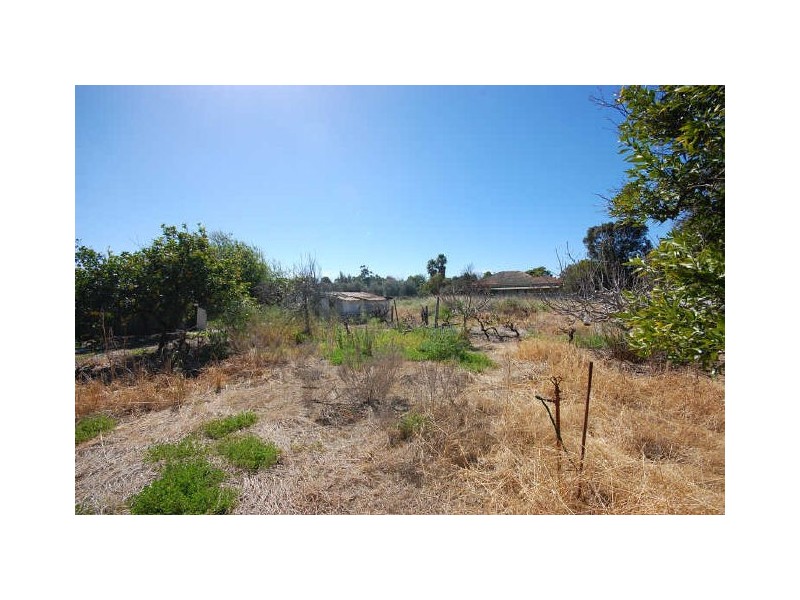 178 Railway Parade, Queens Park WA 6107