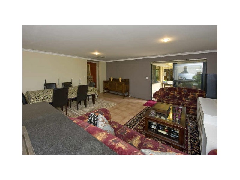 67 Mofflyn Circle, East Victoria Park WA 6101