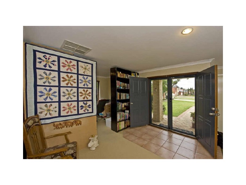 67 Mofflyn Circle, East Victoria Park WA 6101