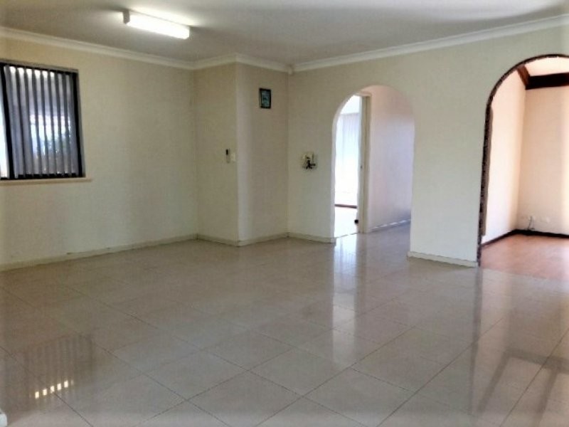 10 Roe Place, Beechboro WA 6063