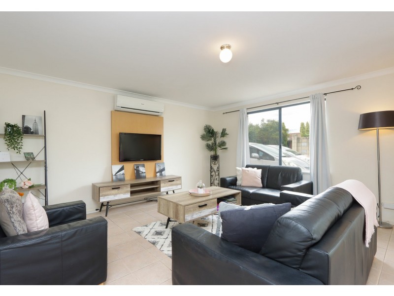 1/12 Kimberley Street, Belmont WA 6104