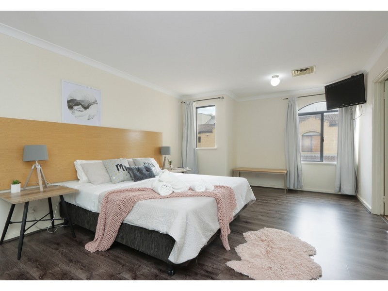 1/12 Kimberley Street, Belmont WA 6104