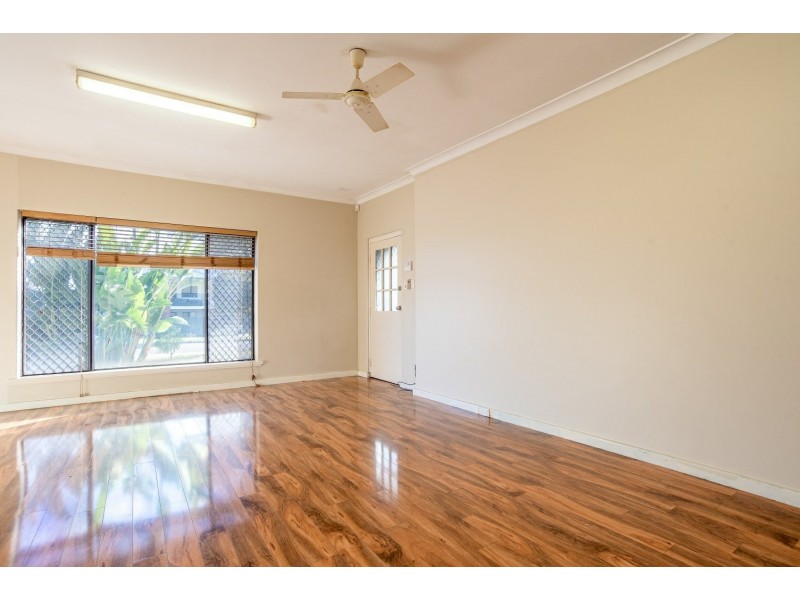 3 Whiteside Street, Cloverdale WA 6105