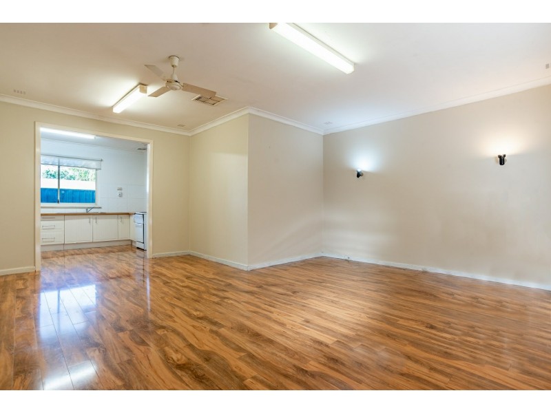 3 Whiteside Street, Cloverdale WA 6105