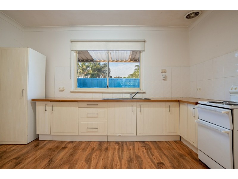 3 Whiteside Street, Cloverdale WA 6105