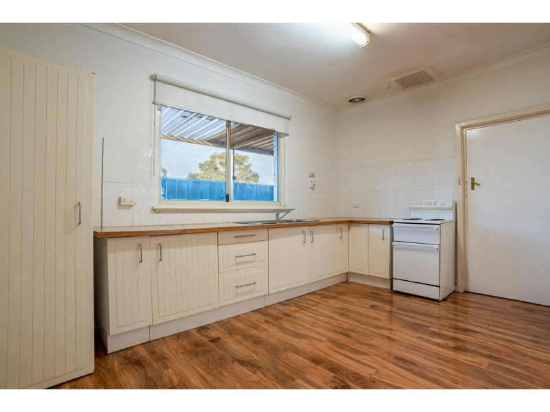 3 Whiteside Street, Cloverdale WA 6105