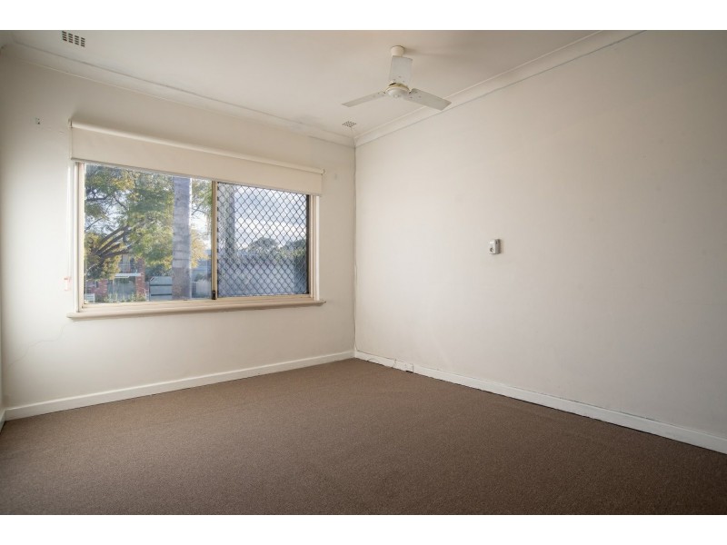 3 Whiteside Street, Cloverdale WA 6105