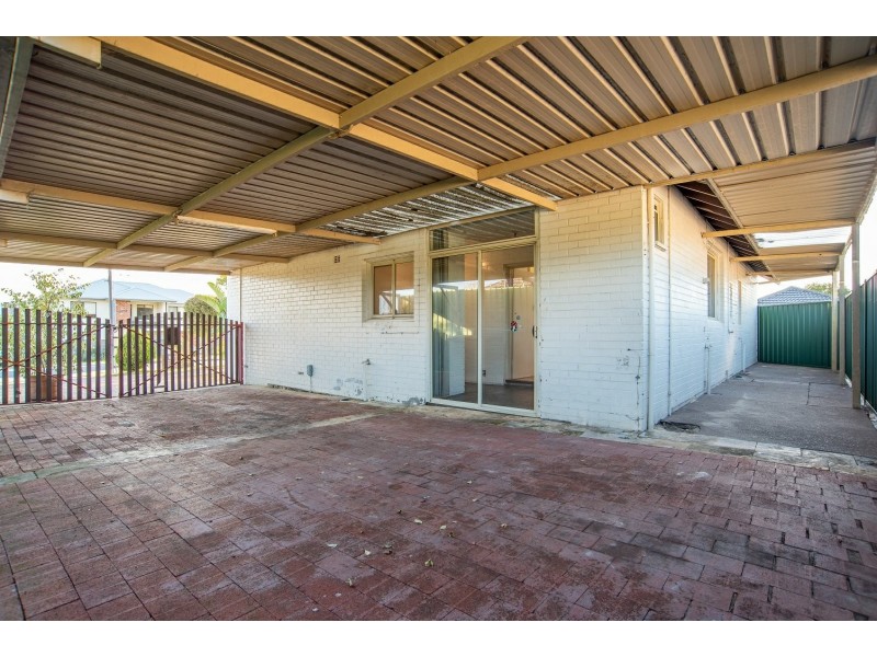 3 Whiteside Street, Cloverdale WA 6105