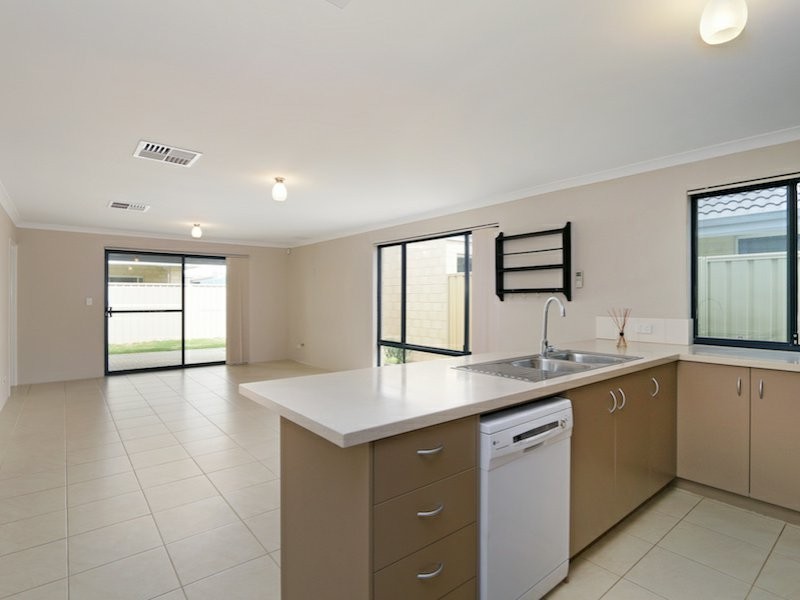 10 Bunratty Link, Canning Vale WA 6155