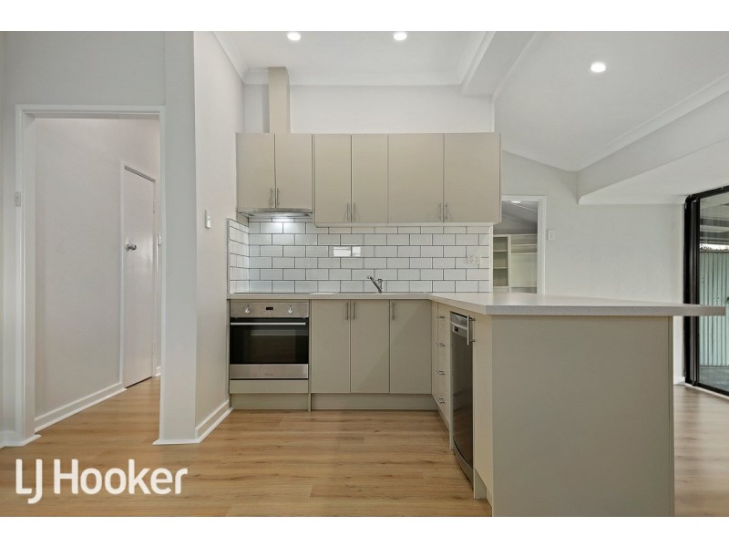 4 Godfrey Street, Queens Park WA 6107