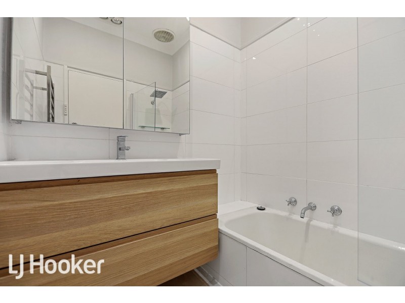 4 Godfrey Street, Queens Park WA 6107