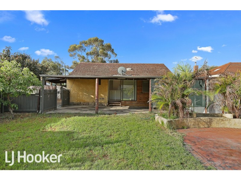 4 Godfrey Street, Queens Park WA 6107