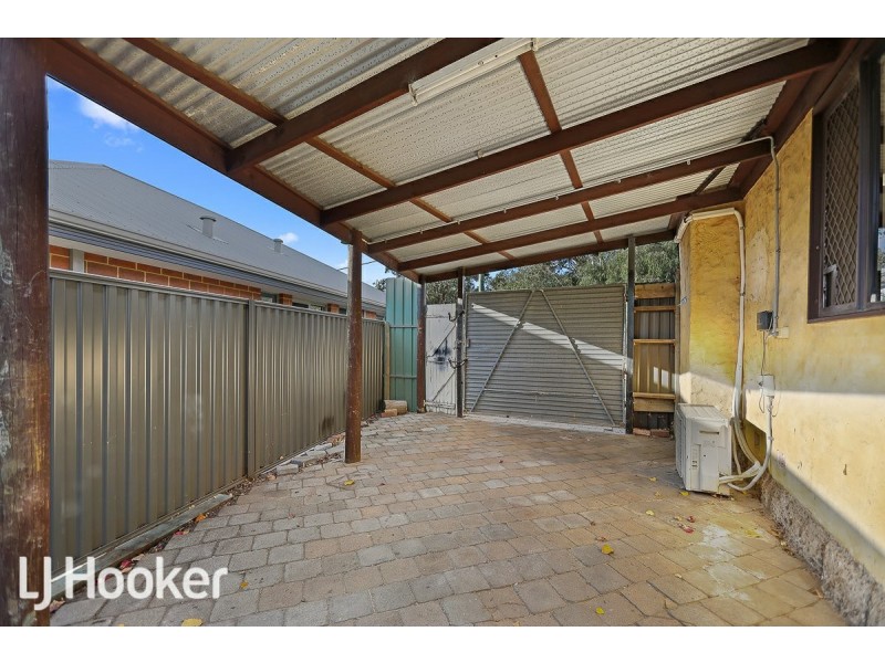 4 Godfrey Street, Queens Park WA 6107