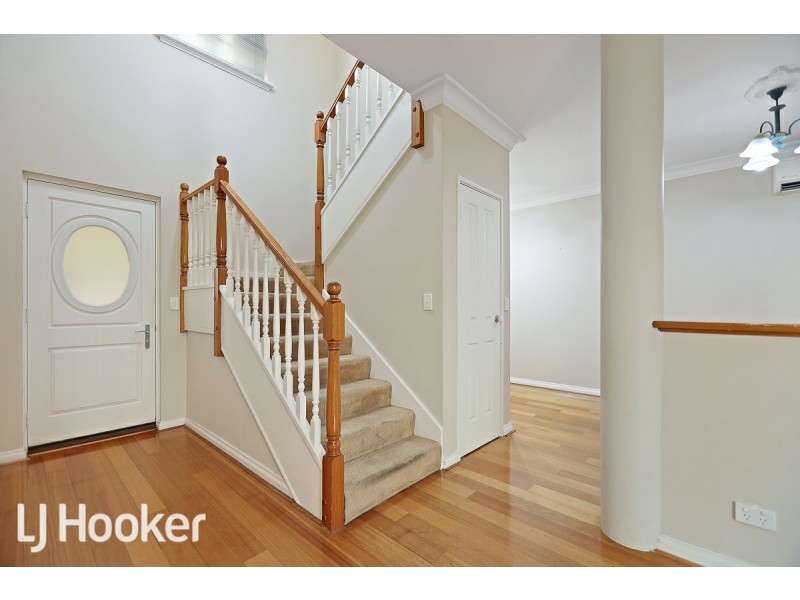 3/8 Ednah Street, Como WA 6152