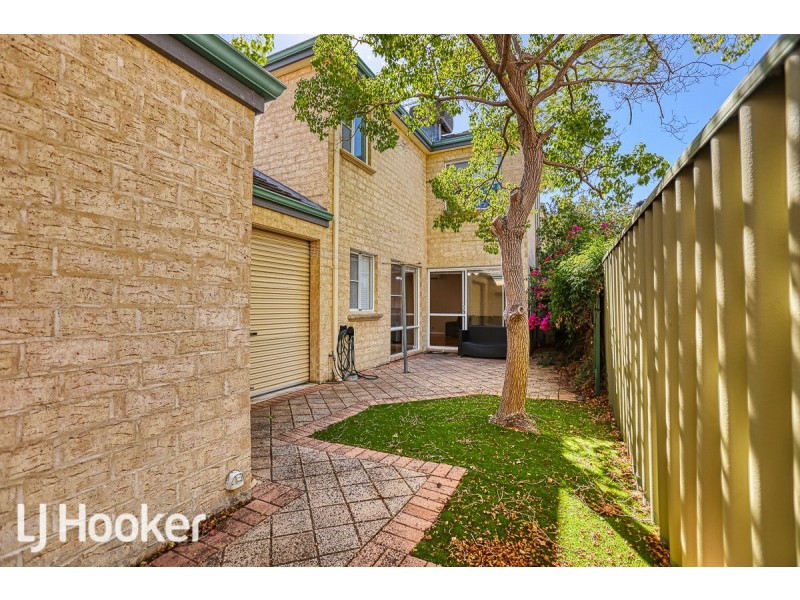 3/8 Ednah Street, Como WA 6152