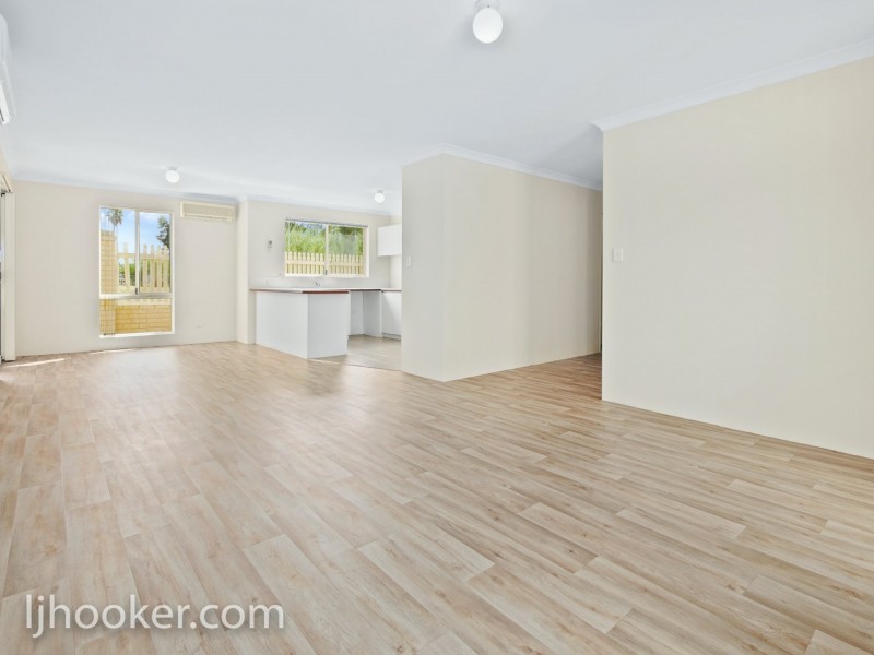 8/2 Hobby Retreat, Queens Park WA 6107