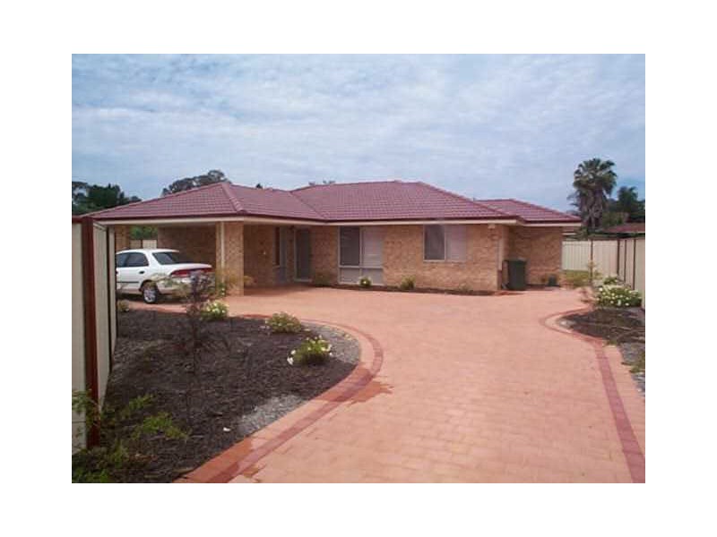 36B Longhurst Way, Queens Park WA 6107