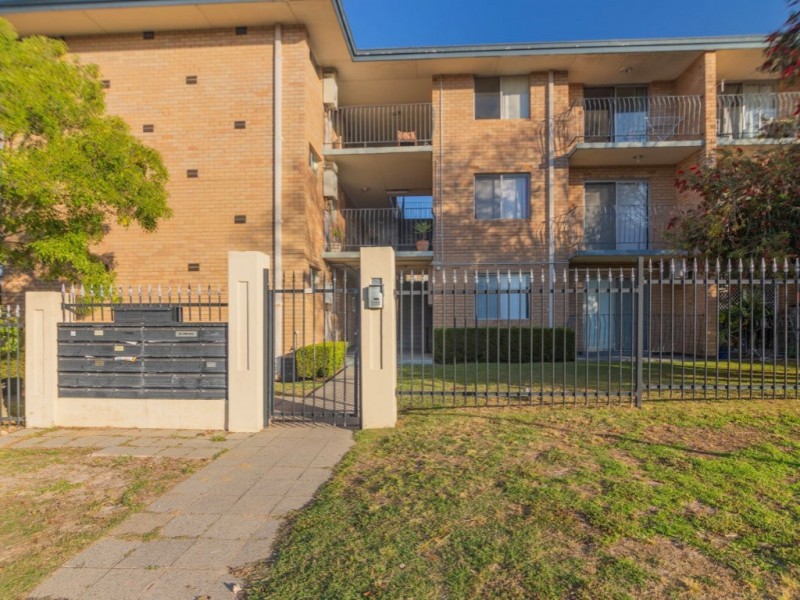 4/1045 Albany Highway, St James WA 6102