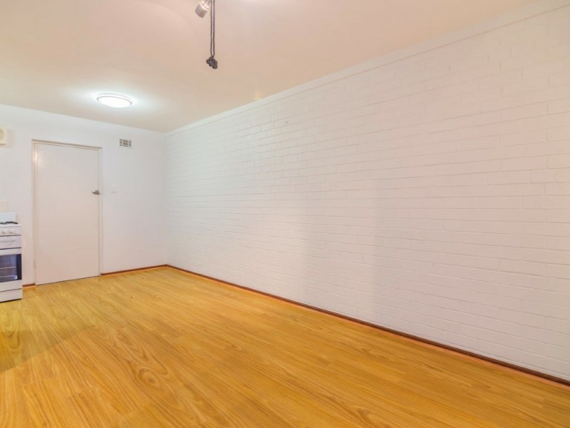 4/1045 Albany Highway, St James WA 6102