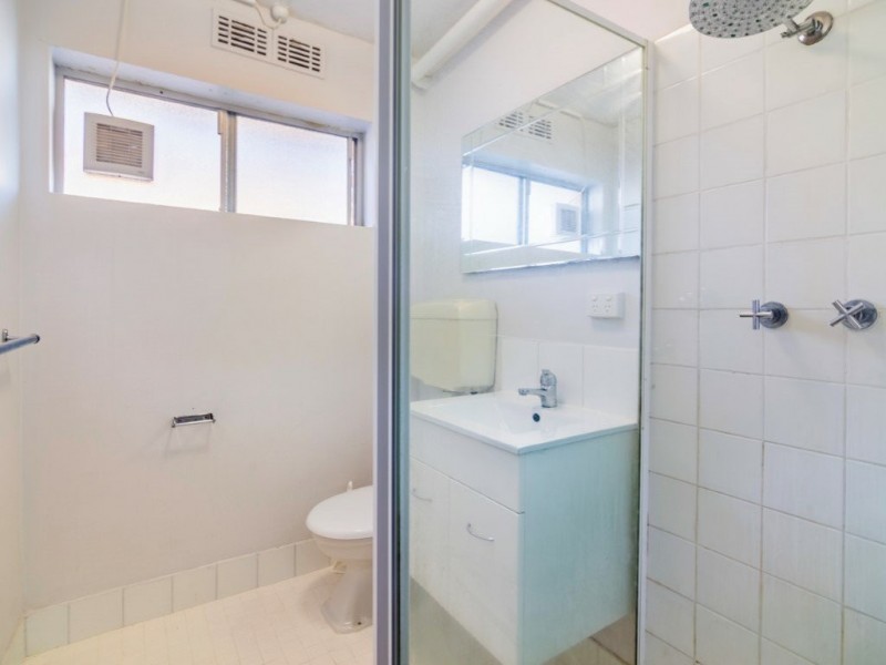 4/1045 Albany Highway, St James WA 6102