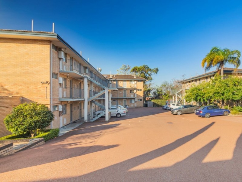4/1045 Albany Highway, St James WA 6102