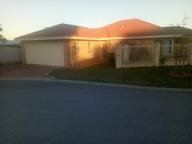 2/2 Cueeson Court, Redcliffe WA 6104