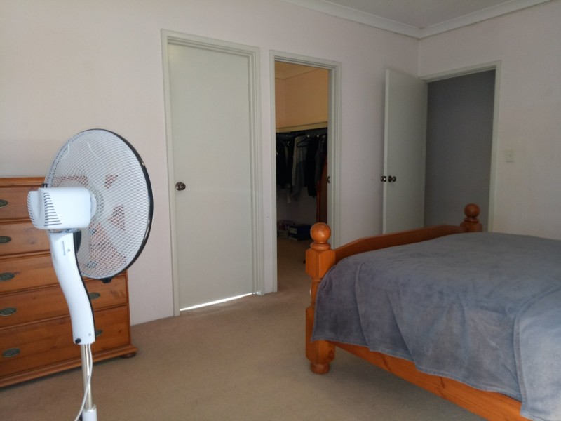 2/2 Cueeson Court, Redcliffe WA 6104