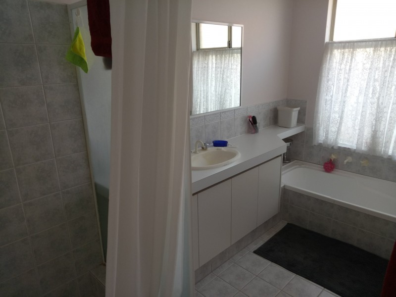 2/2 Cueeson Court, Redcliffe WA 6104