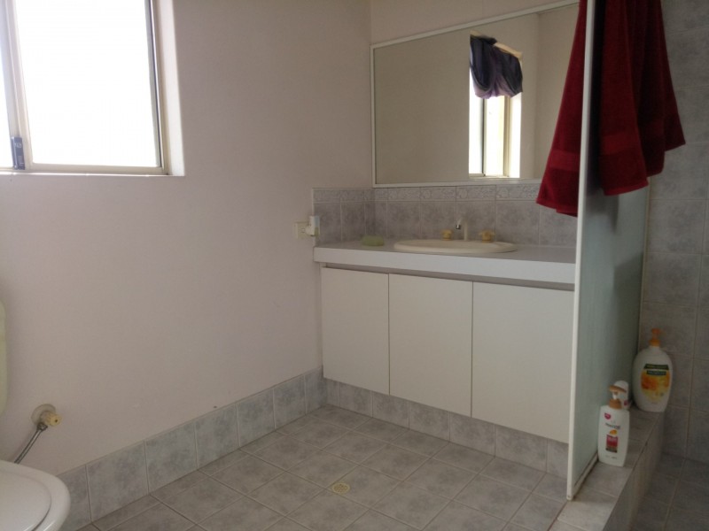 2/2 Cueeson Court, Redcliffe WA 6104