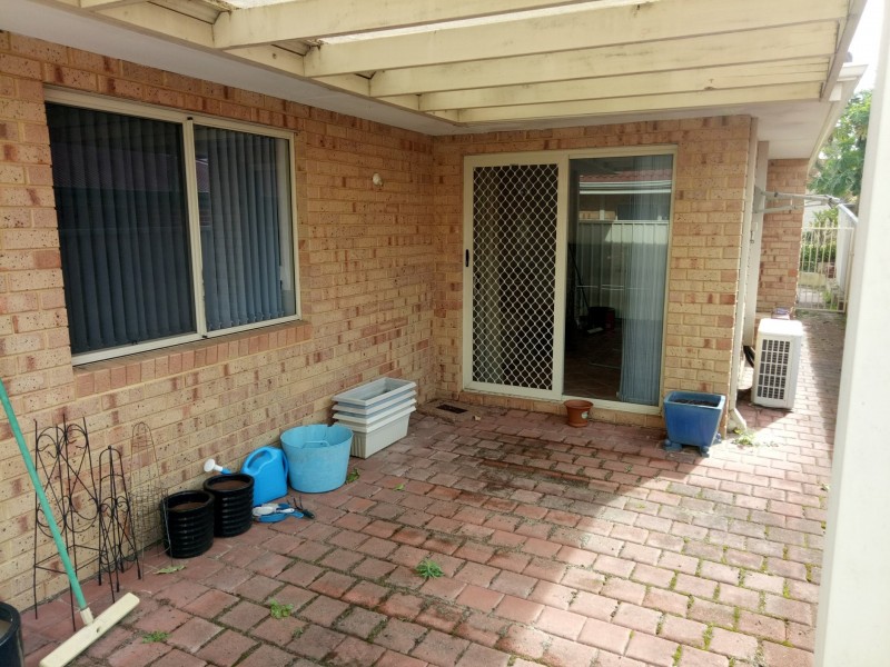 2/2 Cueeson Court, Redcliffe WA 6104