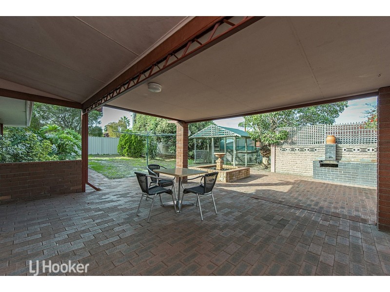 2 Farnham Street, Bentley WA 6102