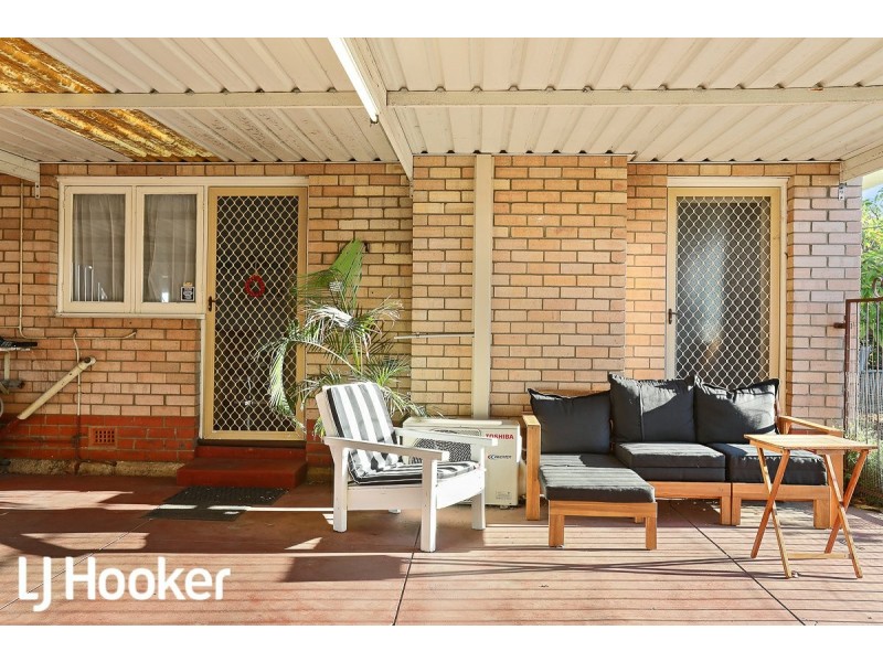 277 Wharf Street, Queens Park WA 6107